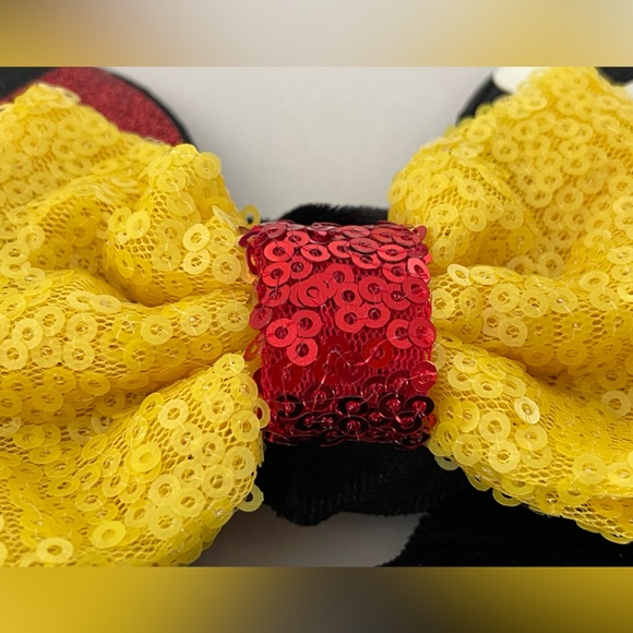 Mickey Mouse Scrunchie - Picture 3 of 6